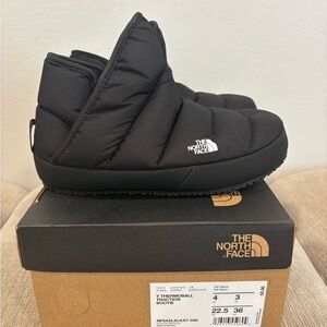 The North Face ThermoBall Traction Booties Kids' NWB Black/White Size 4